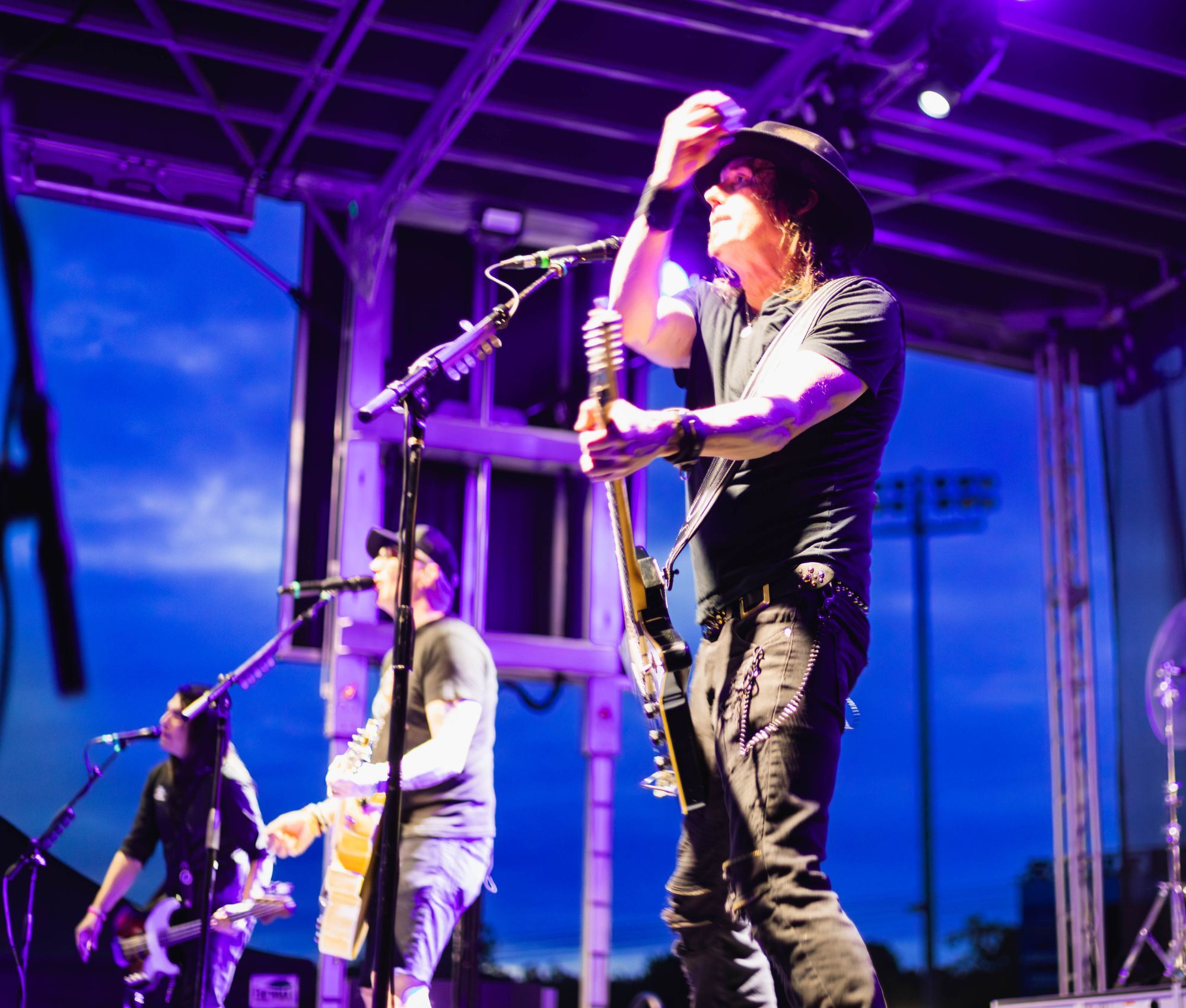 Everclear Button 2025